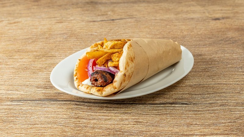 Κεμπάπ σε κυπριακή πίτα